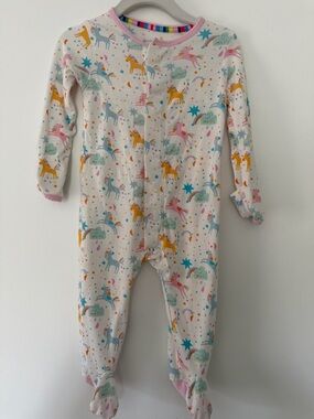 Magnetic Me Kids Unicorn Print One-Piece Pajamas in Cream size 3-6m